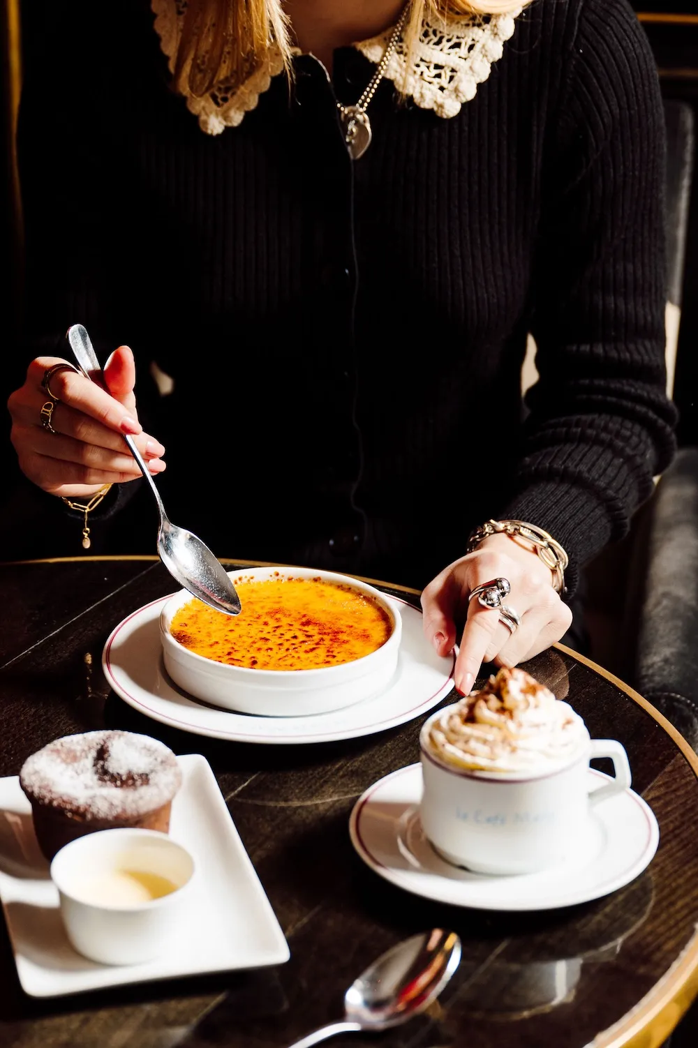 Le Café Marly | Restaurant à Paris, sous les arcades du Louvre
